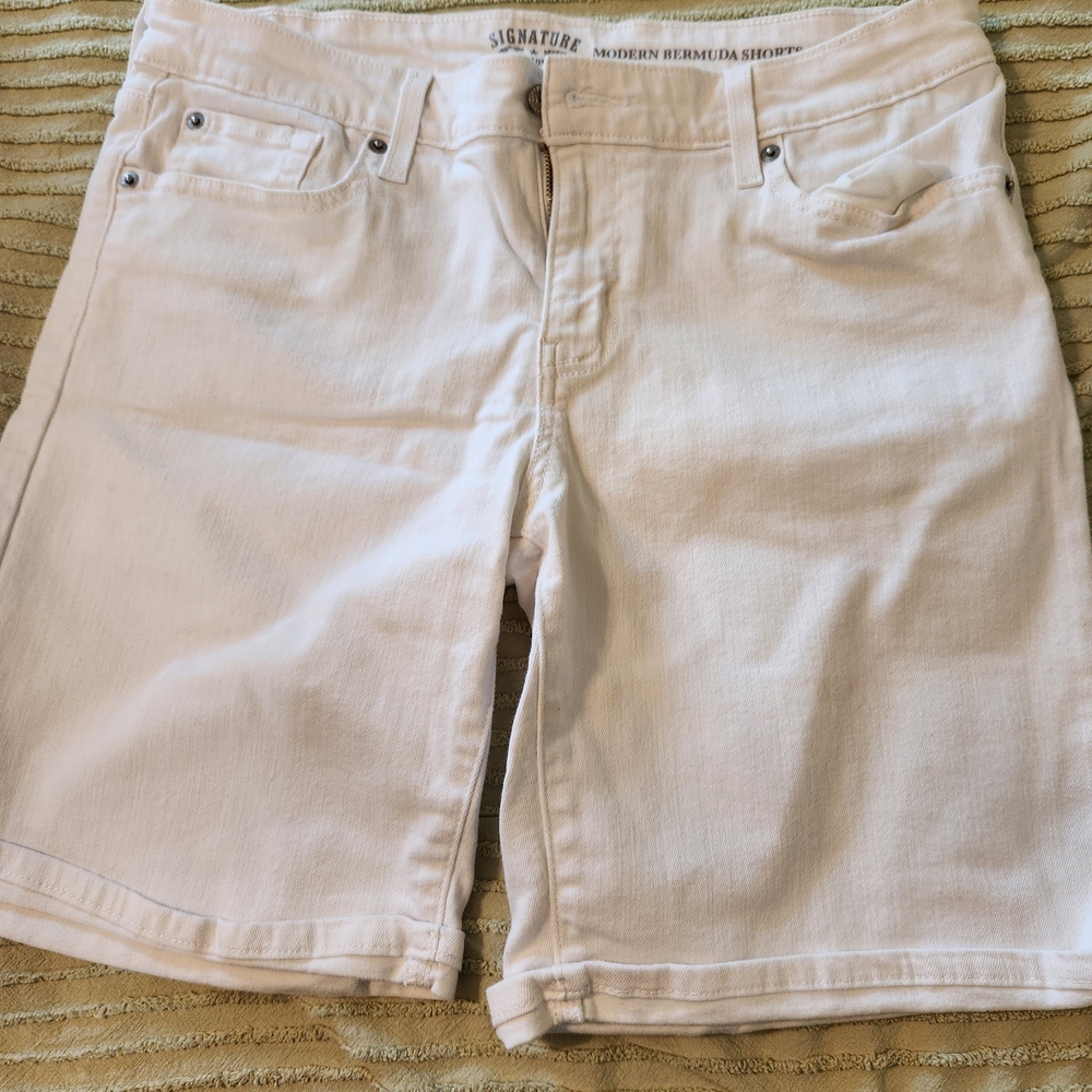 Signature Women's White Bermuda Shorts